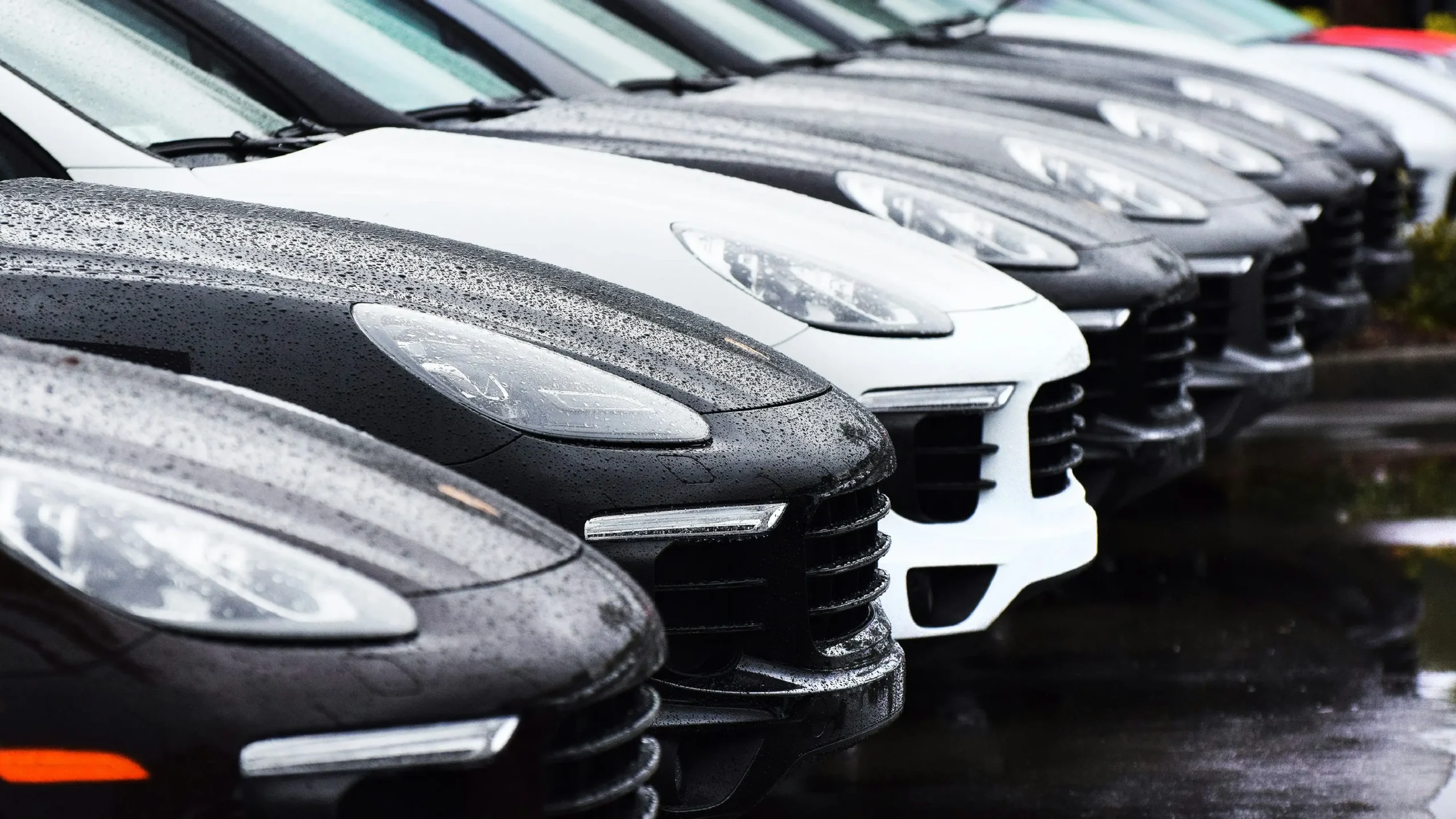 Comprar carro usado importado dobra risco de tacômetro adulterado, aponta estudo