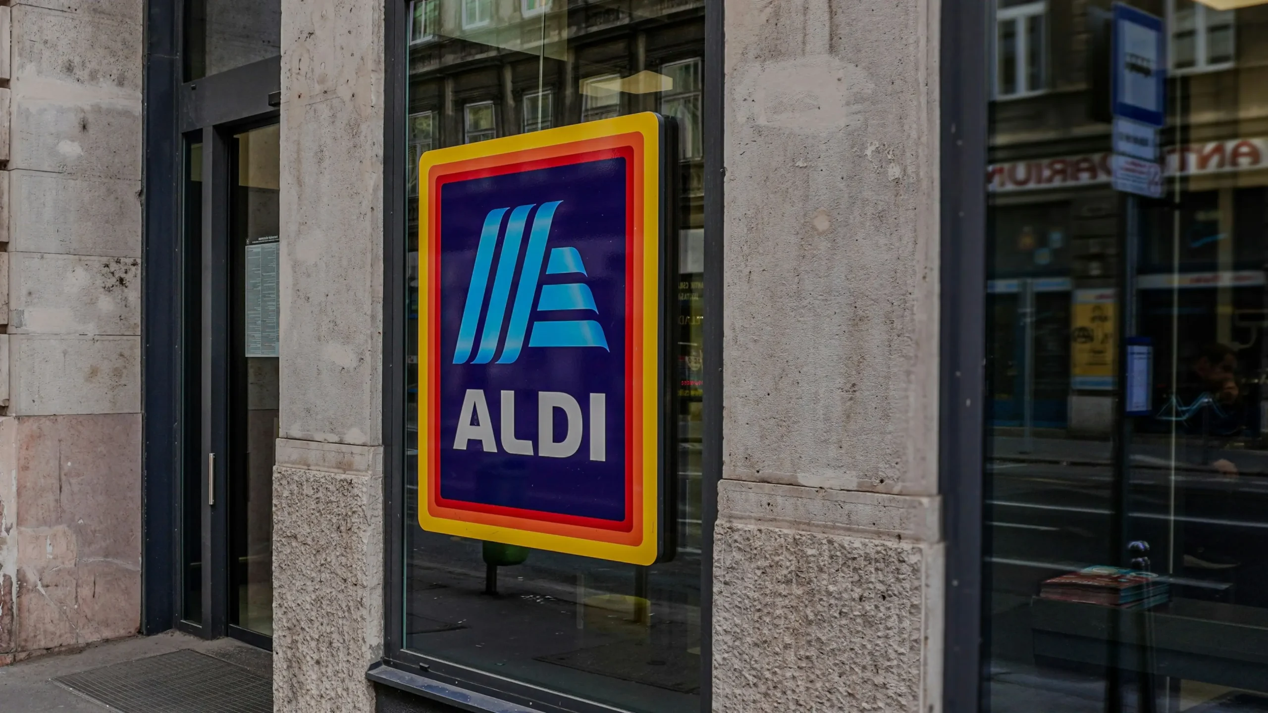 Aldi confirma ferramentas a bateria e malas de viagem com desconto a partir de 31 de agosto
